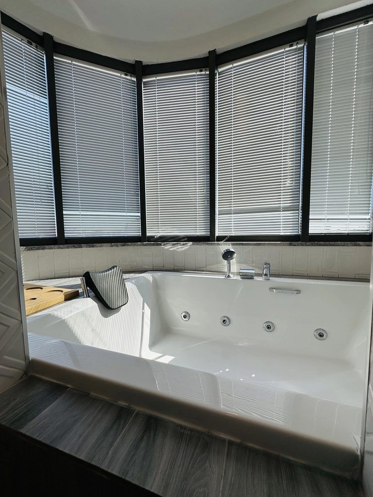 Suite Room	 2