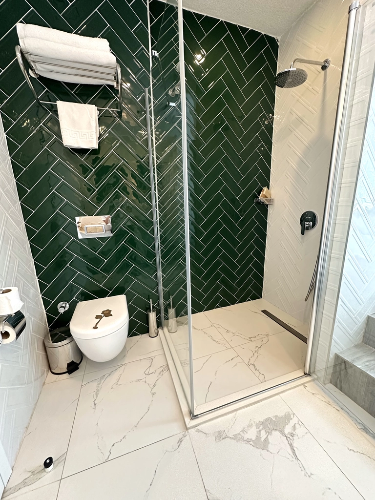 Suite Room	 2